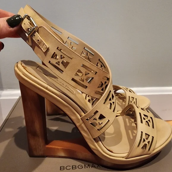 BCBG Max Azria wedges - Picture 9 of 9